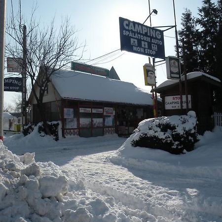 Camping Paradisul Soferilor Hotel Onesti Exterior photo